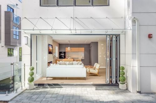 75 Westbourne Ter, Brookline, MA 02446-2211