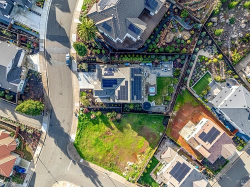 3837 Sedgemoore Dr, Santa Rosa CA  95404-7620 exterior