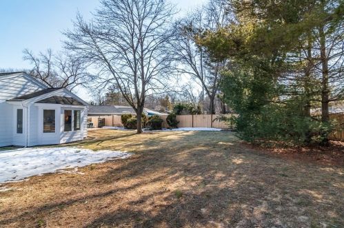 15 Greenleaf Rd, Natick MA 01760-3115 exterior