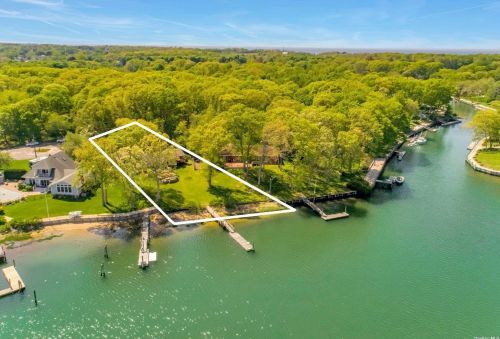 1825 Gull Pond Ln, Greenport, NY 11944-2424