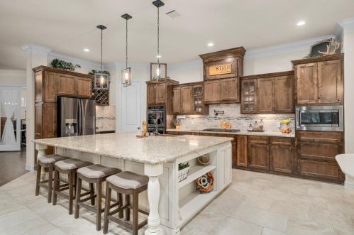 220 Post Oak Forest Dr, Magnolia, TX 77354-3929