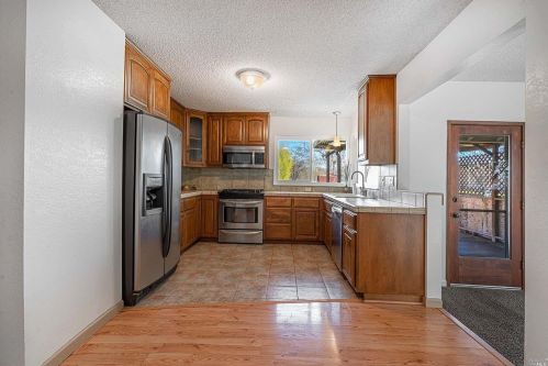 6530 Old Redwood Hwy, Santa Rosa CA  95403-1480 exterior