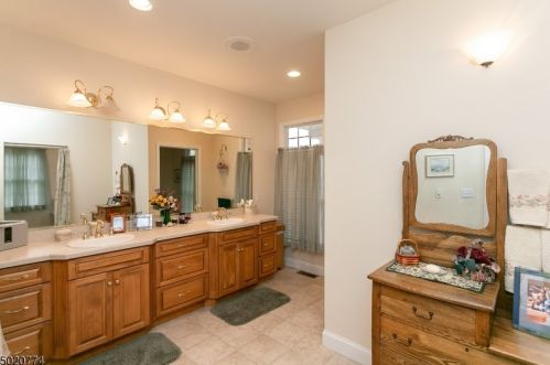 9 Crisman Rd, Columbia NJ  07832-2710 exterior