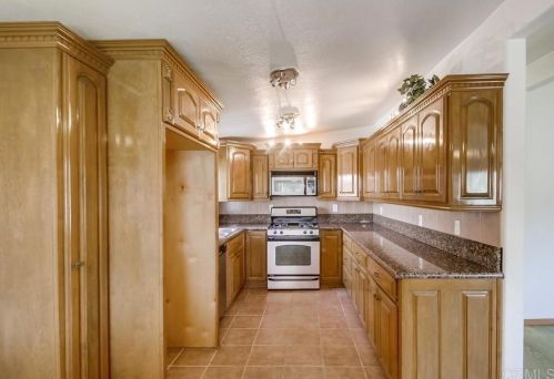 2527 Calle Gaviota, San Diego CA 92139-3105 exterior