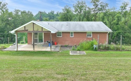 391 Lutz Rd, Noblestown, PA 15071-1520