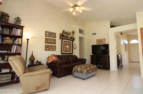 7234 Crest Ln, Glendale AZ  85310-5613 exterior