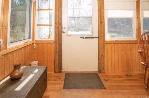 217 Overocker Rd, Poughkeepsie, NY 12603-2011