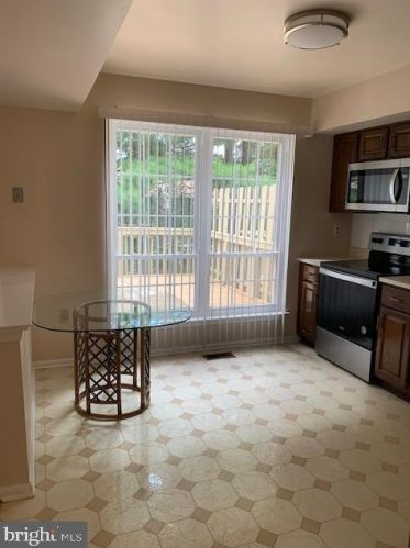 665 Croft Dr, Southampton PA  18966-4045 exterior