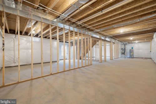 10914 Thiel Ct, Spotsylvania VA  22551-8034 exterior