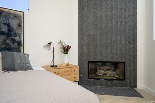 513 Dianthus St, Manhattan Beach CA  90266-6720 exterior
