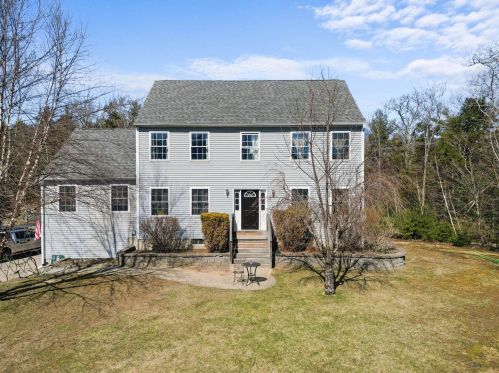 12 Byrne Rd, Northwood NH  03261-3239 exterior