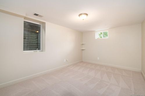 1016 Cook St, Denver CO 80209-4922 exterior