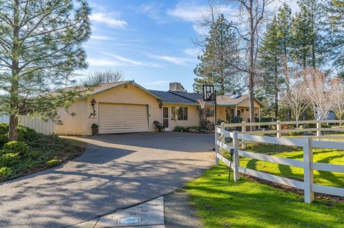 12750 Mierkey Rd, Pine Grove, CA 95665-9640