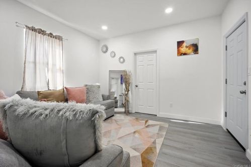 10 Balding Ave, Poughkeepsie NY  12601-2420 exterior