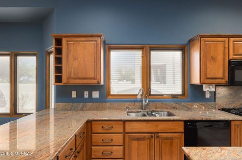 300 Hidden Quail Dr, Tucson AZ  85704-6940 exterior