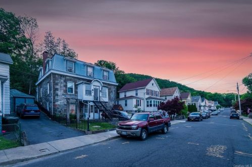 21 Fort Putnam St, Highland Falls NY  10928-2026 exterior