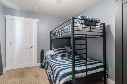 115 High St, Hebron OH  43025-9038 exterior