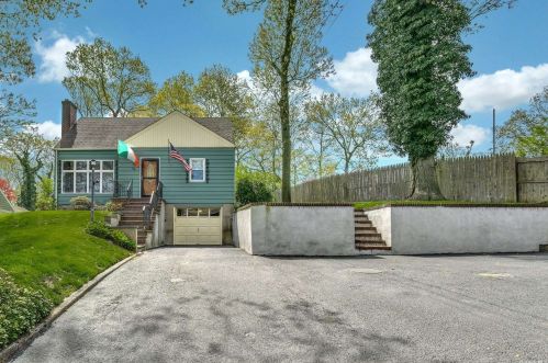 50 Polk Ave, Elwood NY  11731-1143 exterior