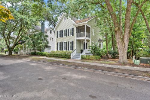 121 Bartram Dr, Beaufort, SC 29902-5700