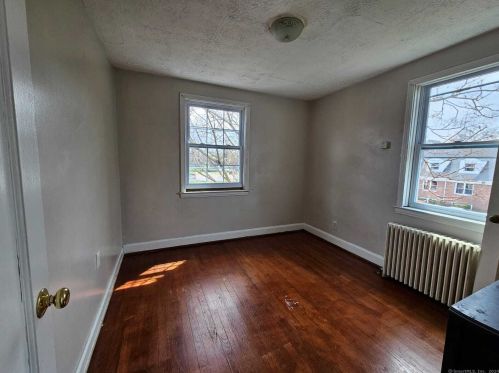 715 Burnside Ave, Hartford, CT 06108-2693