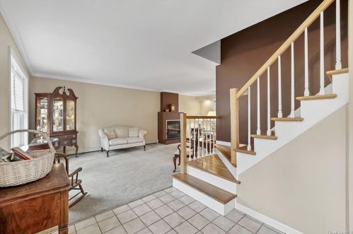 3 Geering Way, Fishkill NY  12524-1136 exterior