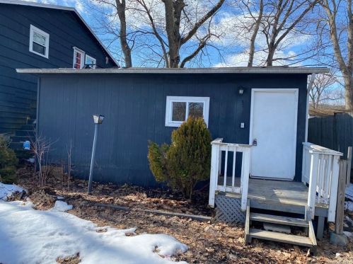 210 Sawmill Rd, Lake Katrine, NY 12449-5257