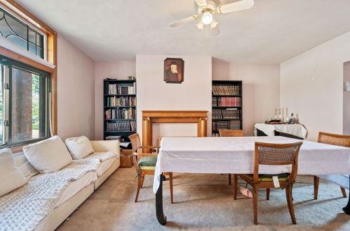 3941 Lydia St, Pittsburgh, PA 15207-1077