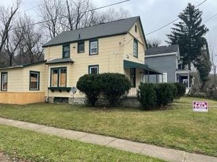 6300 Desmond St, Cincinnati, OH 45227-1928