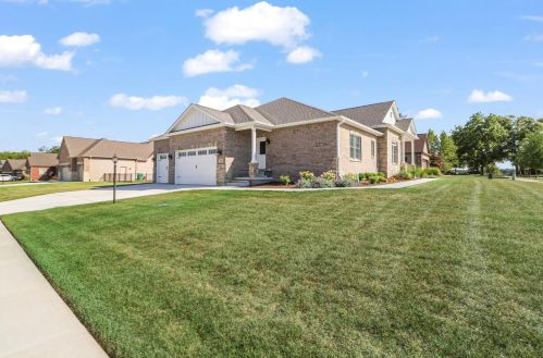 406 Ashton Ln, Valpo, IN 46385-7824