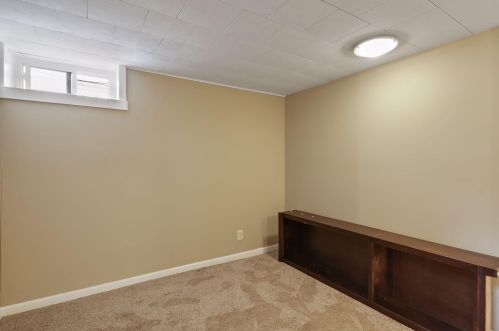 319 Clarence St, Saint Paul MN 55106-6521 exterior