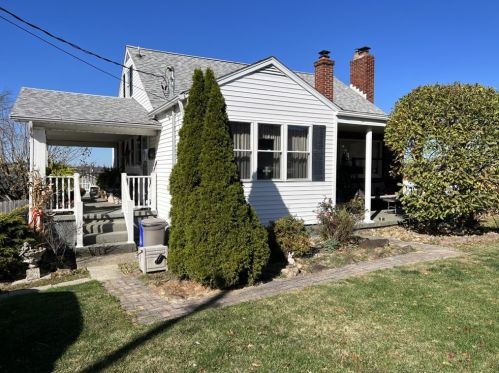 131 Elizabeth St, Hopwood, PA 15445-2109