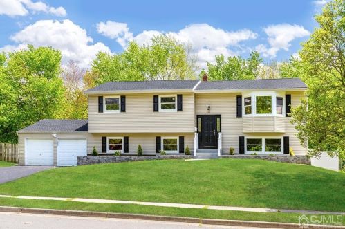 77 Wellington Rd, East Brunswick, NJ 08816-1720