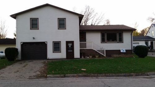 108 Bluff St, Cassville, WI 53806-9781