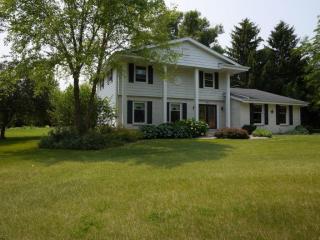 3821 Cora Ln, Richfield, WI 53076-9630