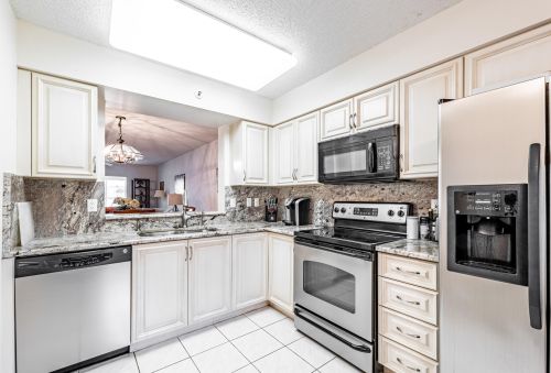 14095 Royal Vista Dr, Delray Beach, FL 33484-1828