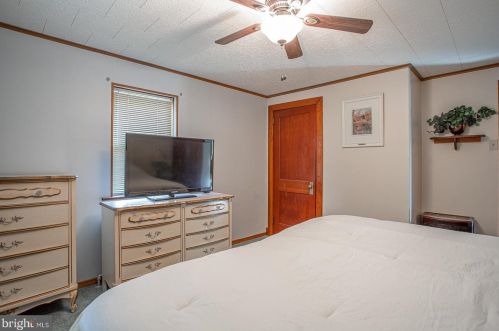 385 Zynn Rd, Downingtown PA  19335-1146 exterior