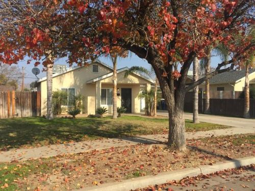 1004 Michigan Ave, Fresno, CA 93705-3912