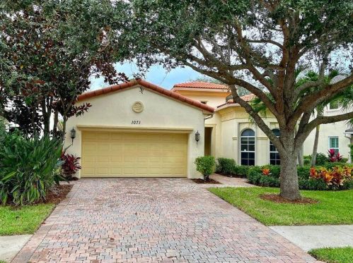 1071 Vintner Blvd, West Palm Beach, FL 33410-1526
