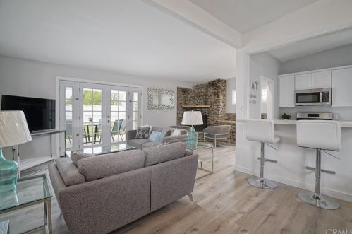 225 Alru St, Rialto CA  92376-6904 exterior