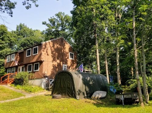 25 Juniper Rd, Derry NH  03038-5541 exterior