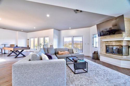 47480 Sandia Creek Dr, Temecula CA  92590-4129 exterior