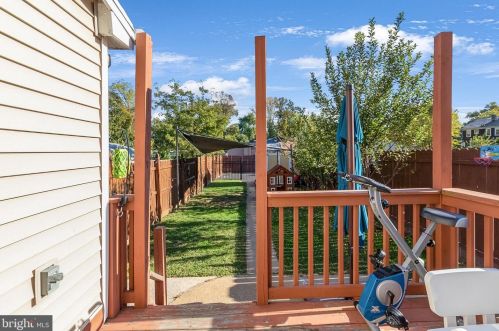 25 Maple Ave, Yardley PA 19067-6642 exterior