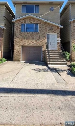 607 Sussex St, East Newark, NJ 07029-2213