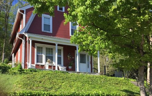 411 5th St, Aurora, IN 47001-1215