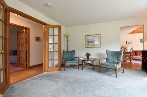 38 Noble St, South Kingstown RI  02882-3941 exterior