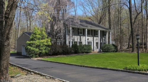 12 Flintlock Dr, Warren, NJ 07059-5015