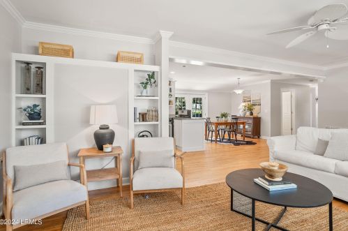 615 Center Dr, Beaufort SC  29902-6028 exterior