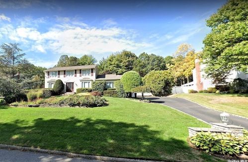 29 Stonehurst Ln, Huntington Station, NY 11746-7927