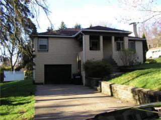 809 Sutter Rd, Glenshaw, PA 15116-1558