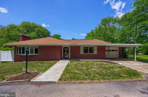 3450 Fishing Crk Vly Rd, Harrisburg PA 17112-9627 exterior